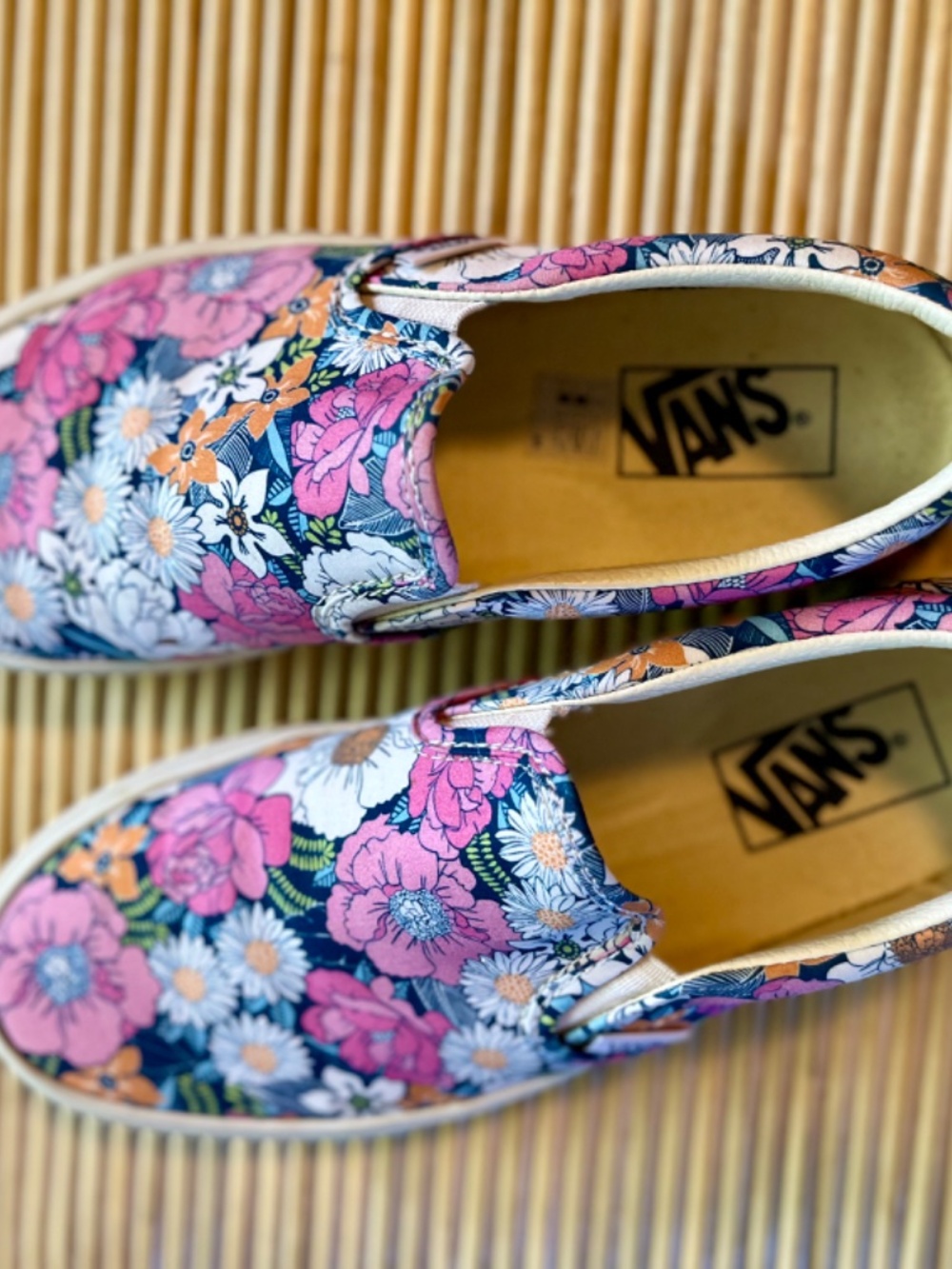Supercute Tropical Floral Vans Slip Ons - Picture 4 of 6